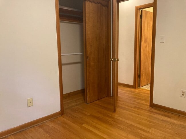 Building Photo - Three Bedroom House Blocks From Downtown Available for Spring 2026 - No Students Permitted