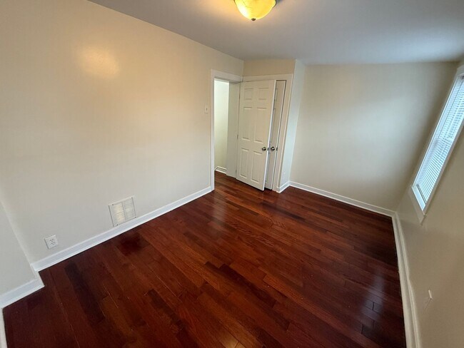 Building Photo - Charming Home in the Heart of Brewerytown