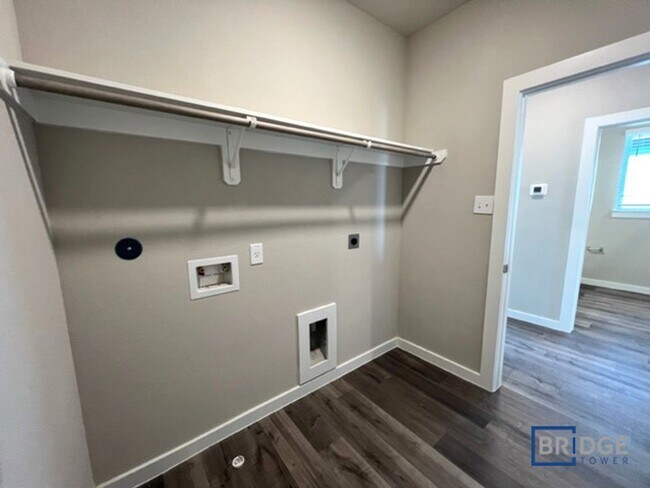 Building Photo - 333 N Centro Circle, Shenandoah, TX 77385