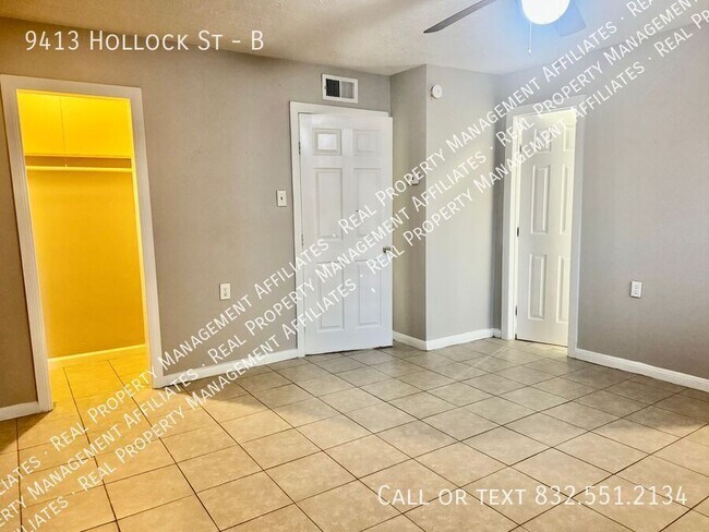 Building Photo - 9413 Hollock St