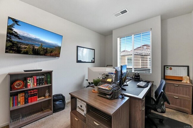 Building Photo - GORGEOUS 3 Bed Townhouse w/ EV & Solar