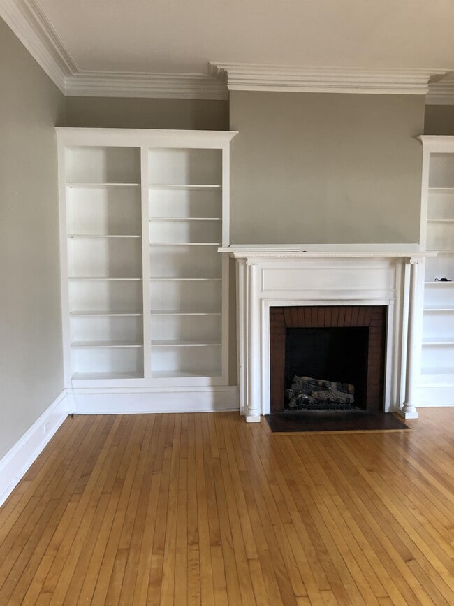 Building Photo - 322 Spring St