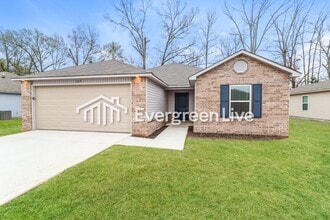 Building Photo - 165 Meadow Dr