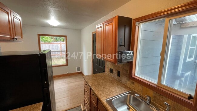 Building Photo - Cozy 1 BD | 1 BA Apartment - Oregon City