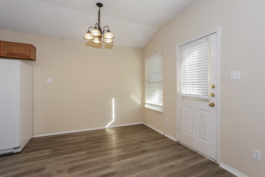 Building Photo - 6366 Twilight Cir