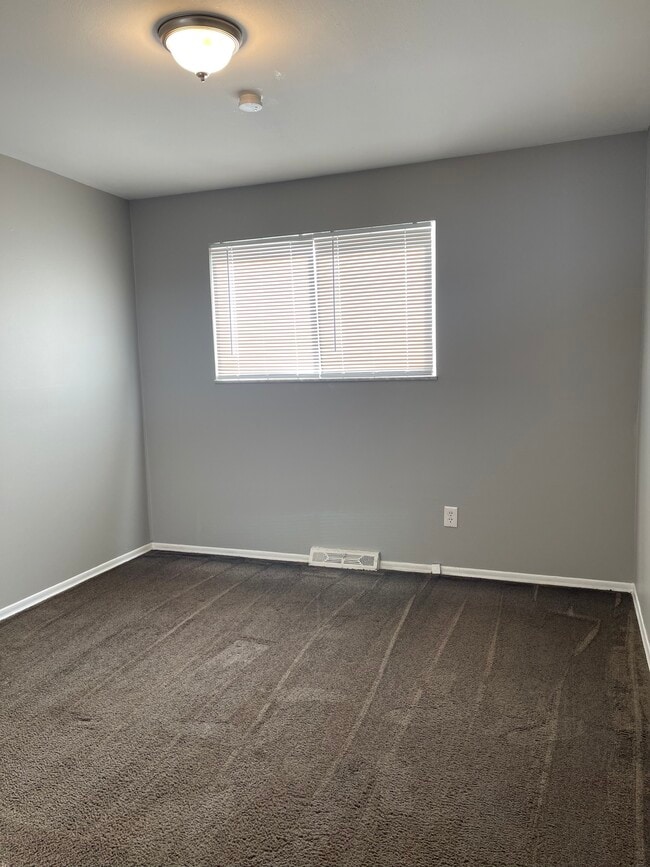 Building Photo - 10002 Livingston Ave