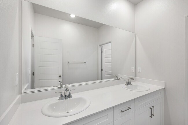 Building Photo - 40394 Via Olorosso