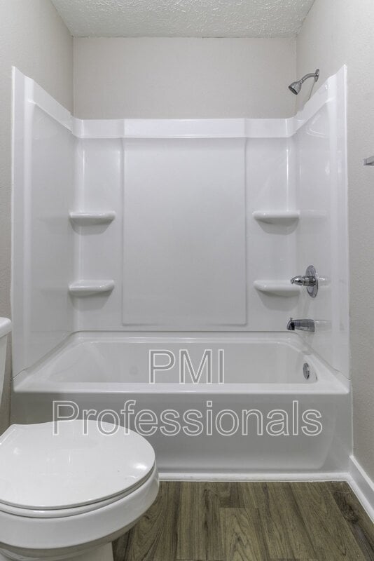 Building Photo - 135 Kingsridge Dr