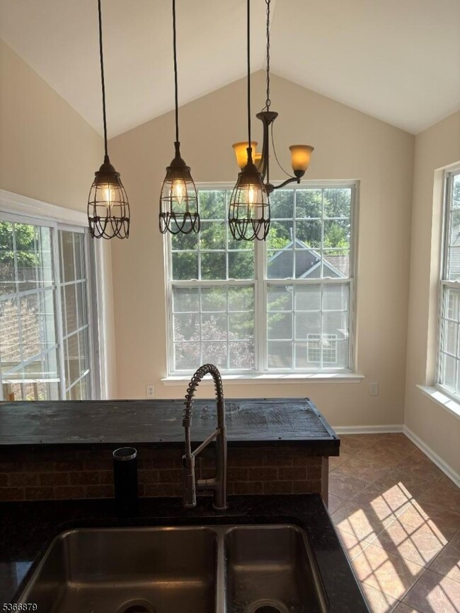 Building Photo - 312 Winding Hill Dr