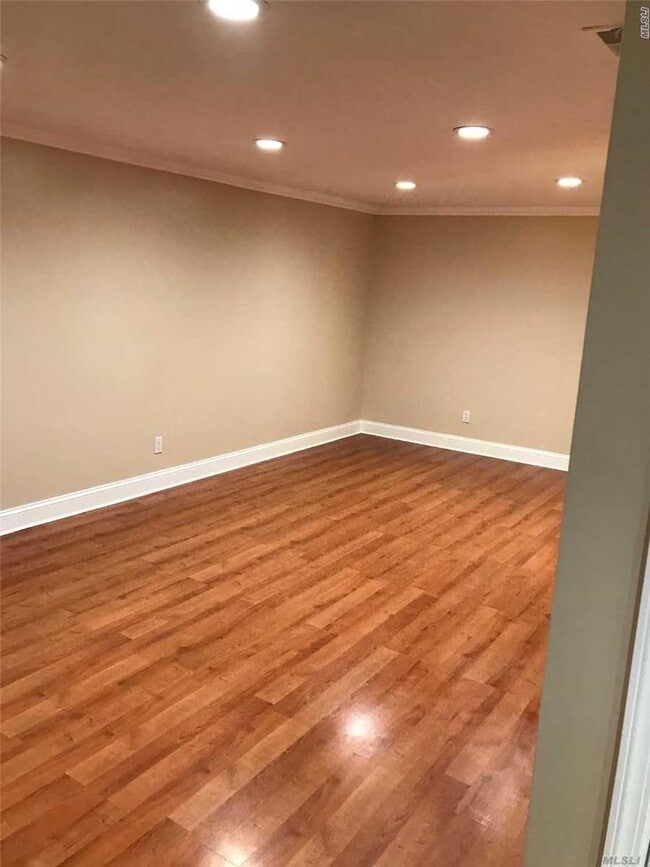 Building Photo - 287 Sagamore Hills Dr