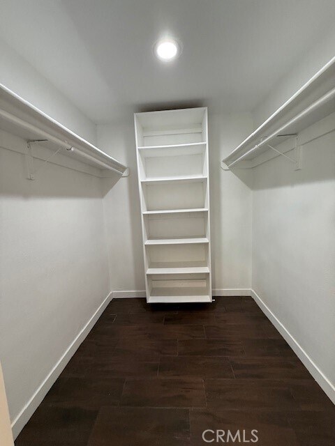 Building Photo - 347 E 224th St