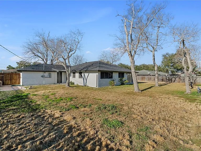 Building Photo - 629 Peerman Pl