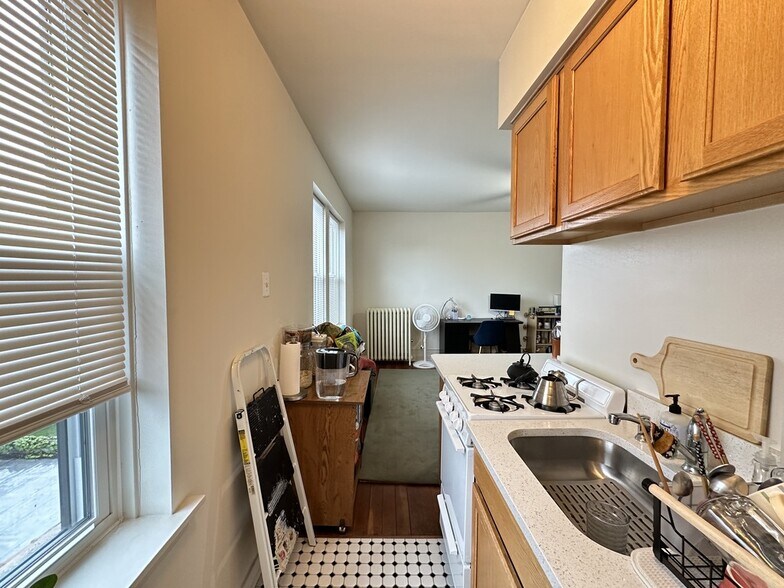 Building Photo - 4531 N Ashland Ave