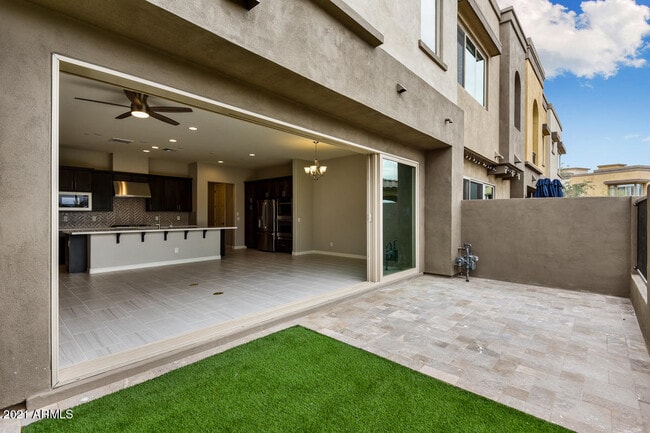 Building Photo - 7440 E Via De Luna Dr