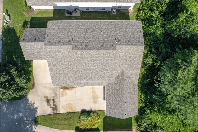 Building Photo - 1704 Juniper Dr