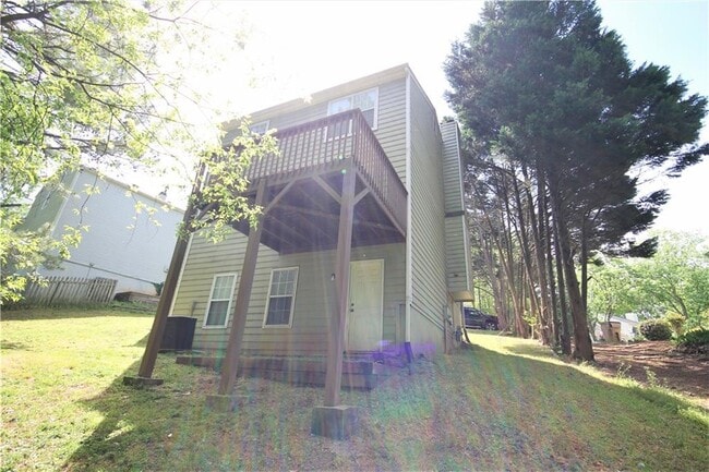 Building Photo - 887 Highland Terrace NE