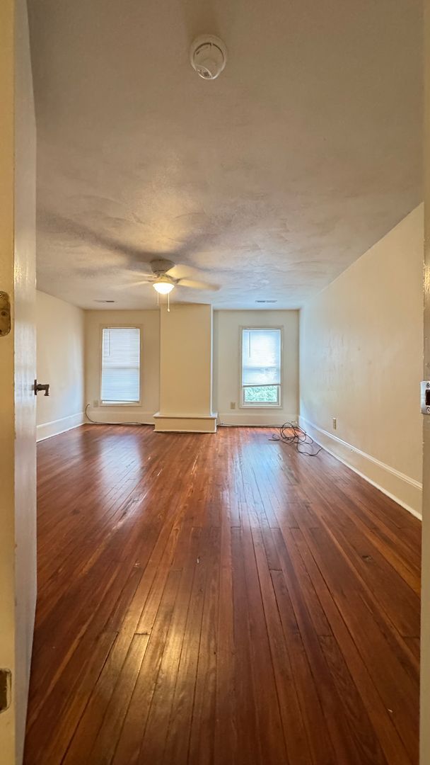 Building Photo - 911 Campbell Ave SW