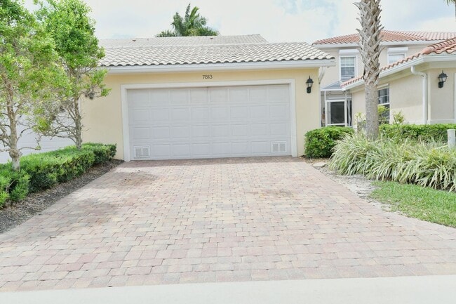 Primary Photo - 7813 Veronawalk Blvd