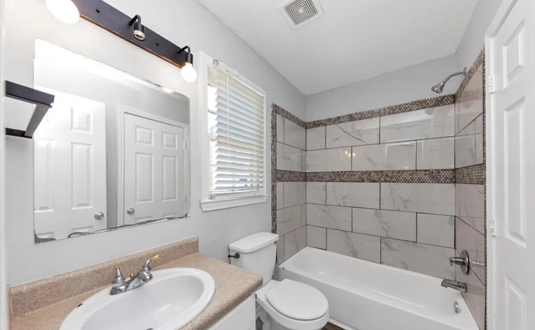 Building Photo - 1432 Forest Villa Dr NW