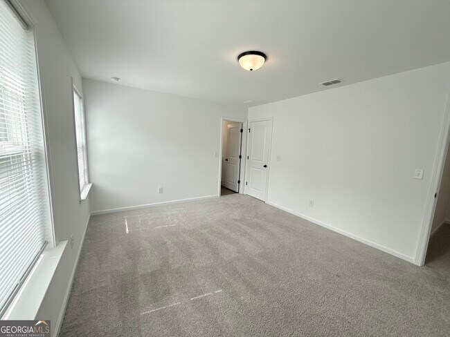 Building Photo - 207 Foxhill Dr