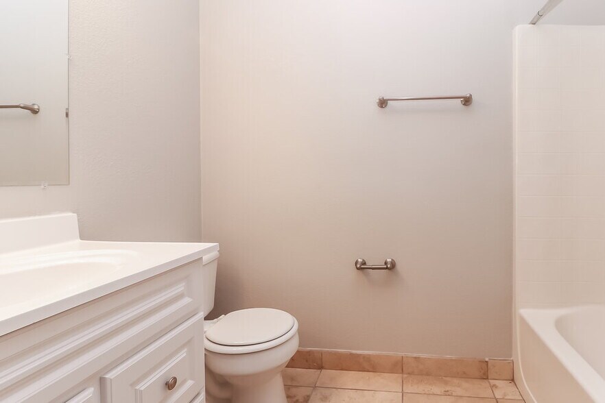 Building Photo - 1932 Peridot Cir