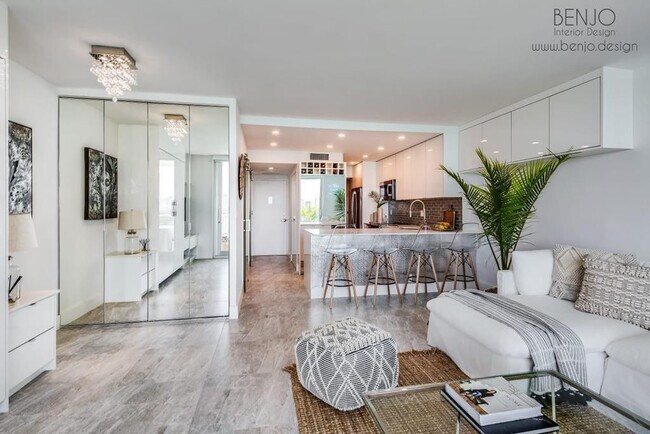 Building Photo - 1000 West Ave