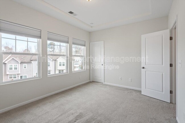 Building Photo - 1409 Luxor Dr