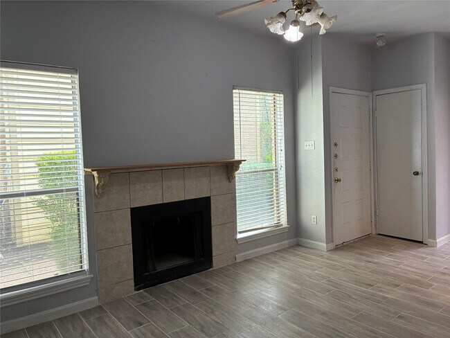 Building Photo - 8299 Cambridge St