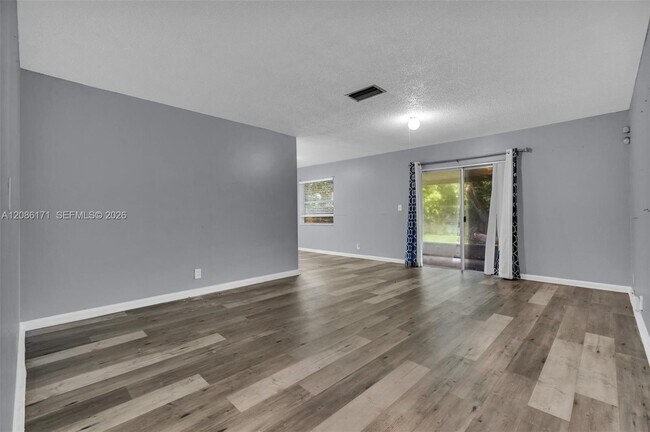Building Photo - 608 SW 76th Terrace