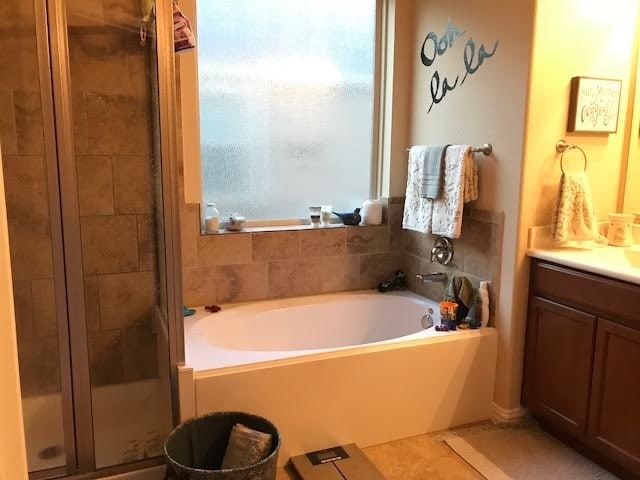 Master Bath - 5027 Italica Rd