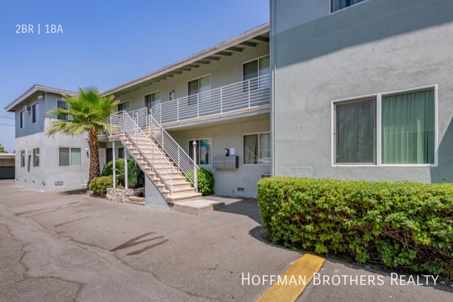 Building Photo - 6159 Coldwater Canyon Ave