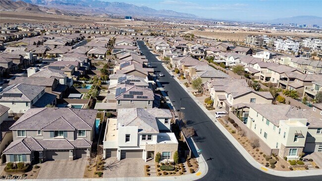 Building Photo - 3372 Dalmore St