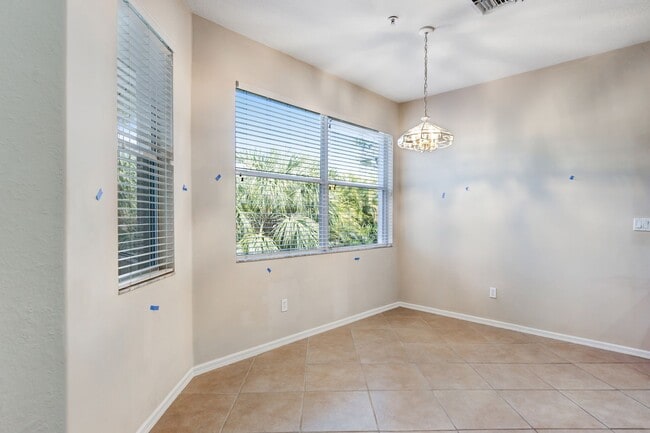 Building Photo - ** AVIANO AT NAPLES ** 3 BED / 2 BATH - CARRIAGE HOME - GARAGE - CENTRAL NAPLES - ANNUAL RENTAL