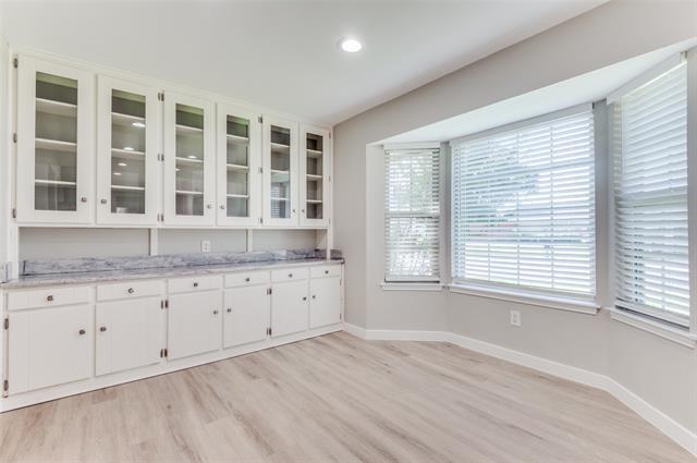 Building Photo - 2020 Normandy Dr