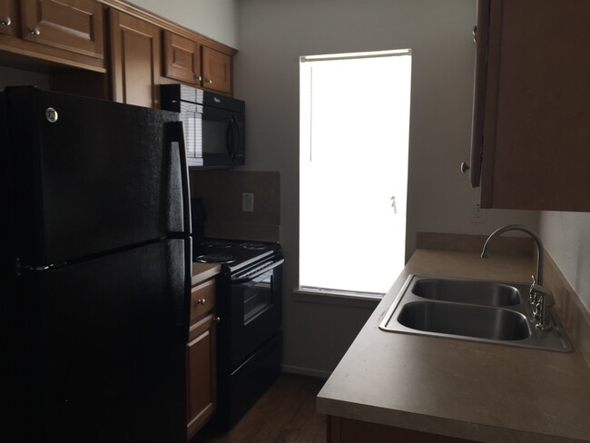 Building Photo - 3700EL