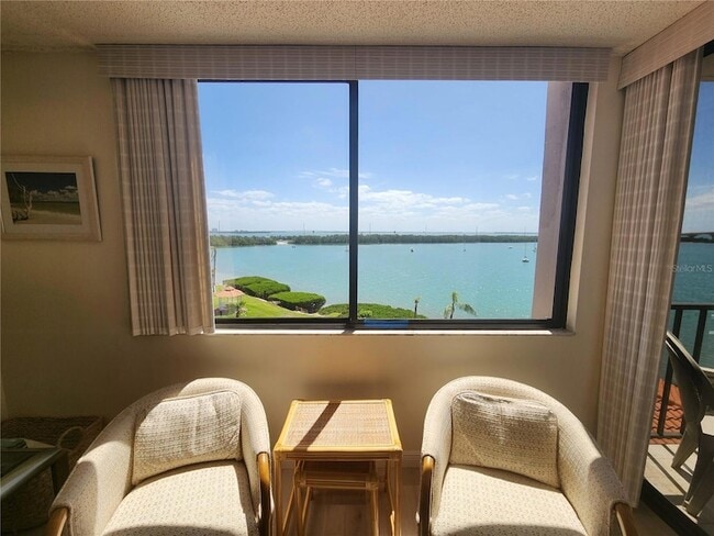 Building Photo - 6295 Bahia Del Mar Cir