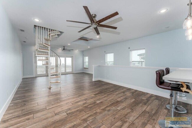 Building Photo - 133 Oleander Dr