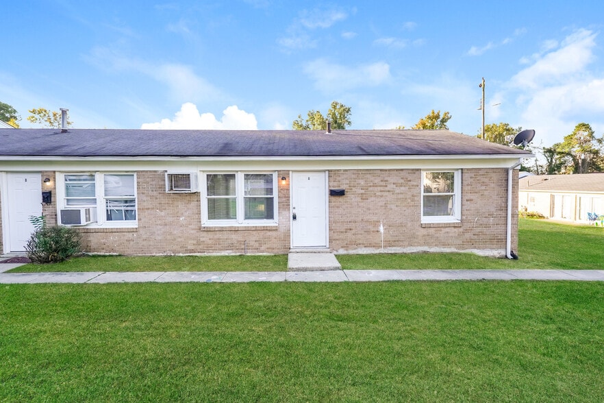 Building Photo - Greenwood Gardens