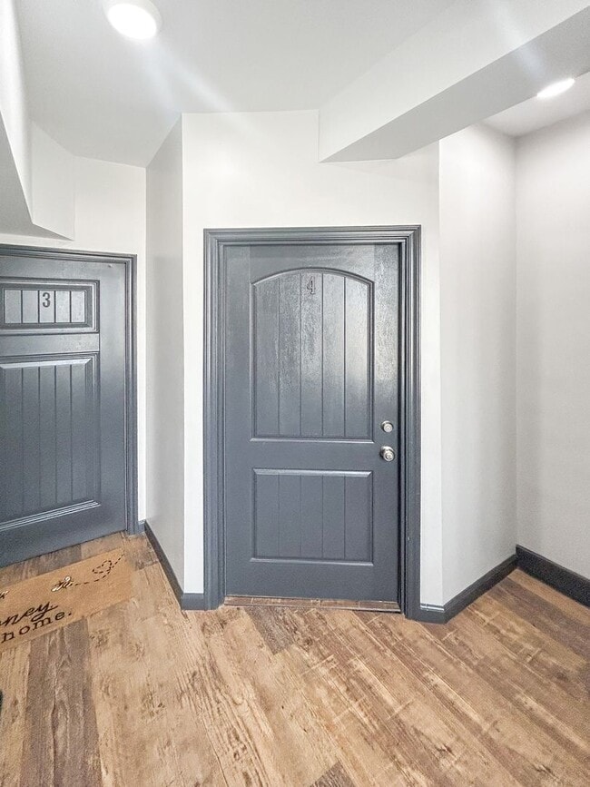 Building Photo - 101 E Lincoln Ave