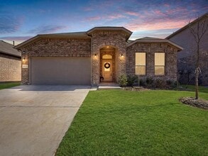 Building Photo - 16032 Farringdon St