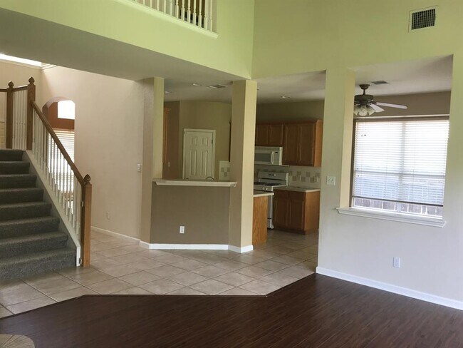 Building Photo - 2321 Clover Ridge Dr