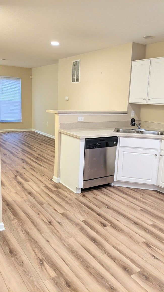 Building Photo - 6319 Royal Tern Xing