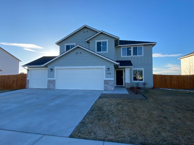 Building Photo - 1725 SW Miner St