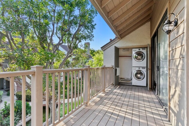 Building Photo - UPGRADED ONE BEDROOM OASIS IN GATED COMMUNITY