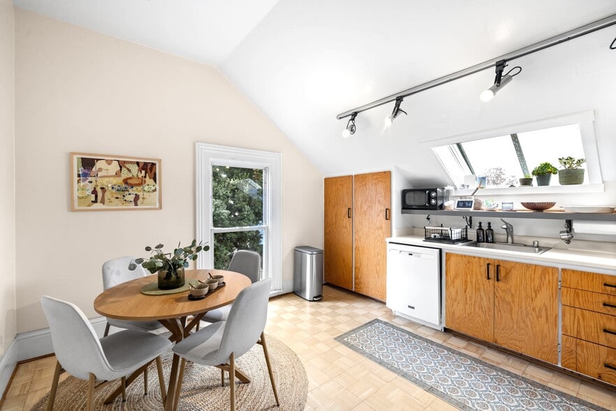 Building Photo - 235 Mississippi St