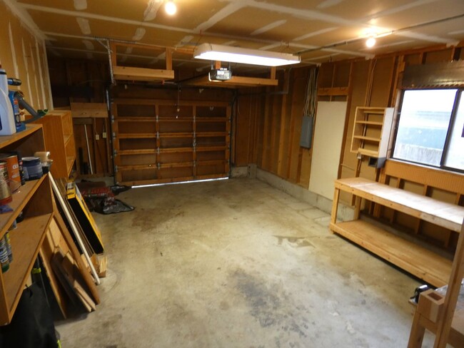 Building Photo - APPLICATION PENDING - West Side Wonderful!