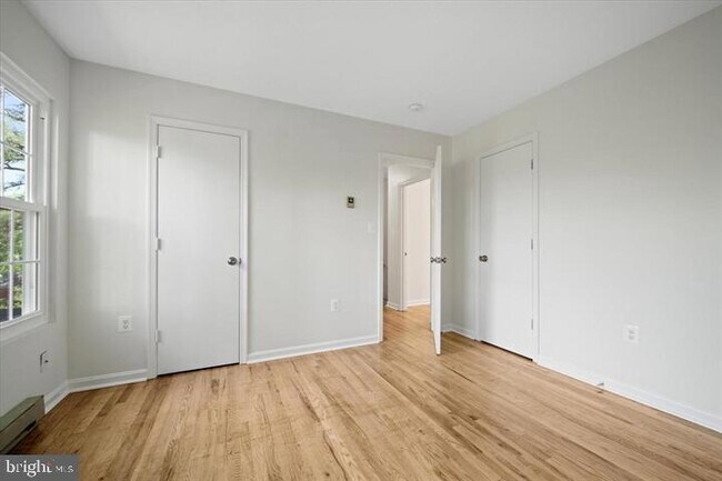 Building Photo - 228 Carroll Dr