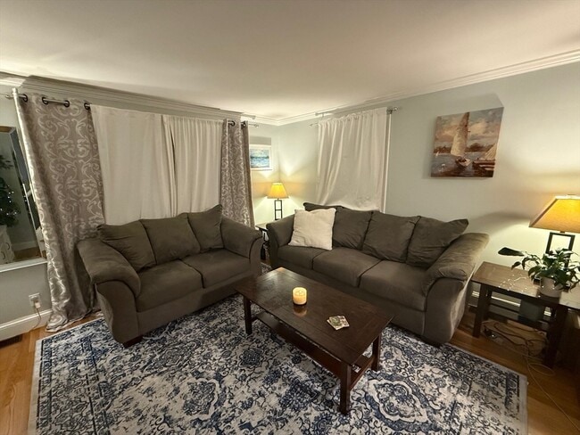 Building Photo - 2 Frazer Rd