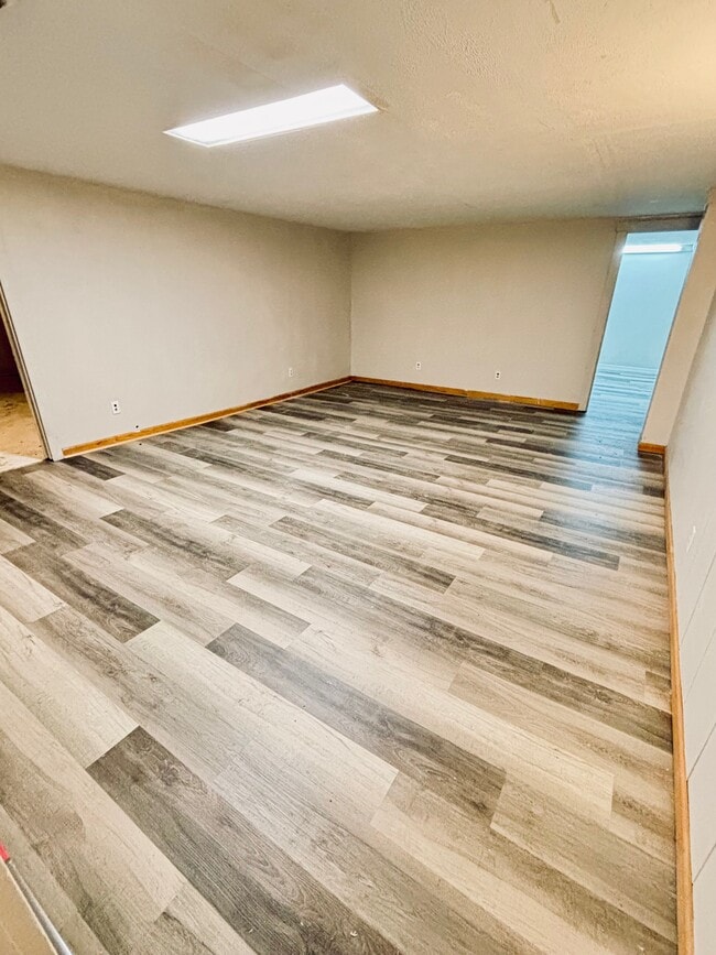 Building Photo - 607 Coach Light Ln