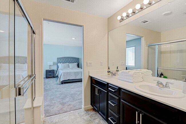 Building Photo - 4 YEARS NEW, FULLY FURNISHED 4 BEDROOM, 2....